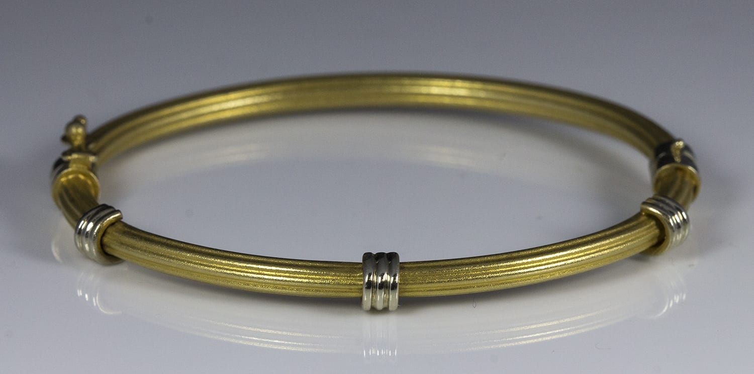 14K Yellow Gold Large Hinged Bangle Bracelet